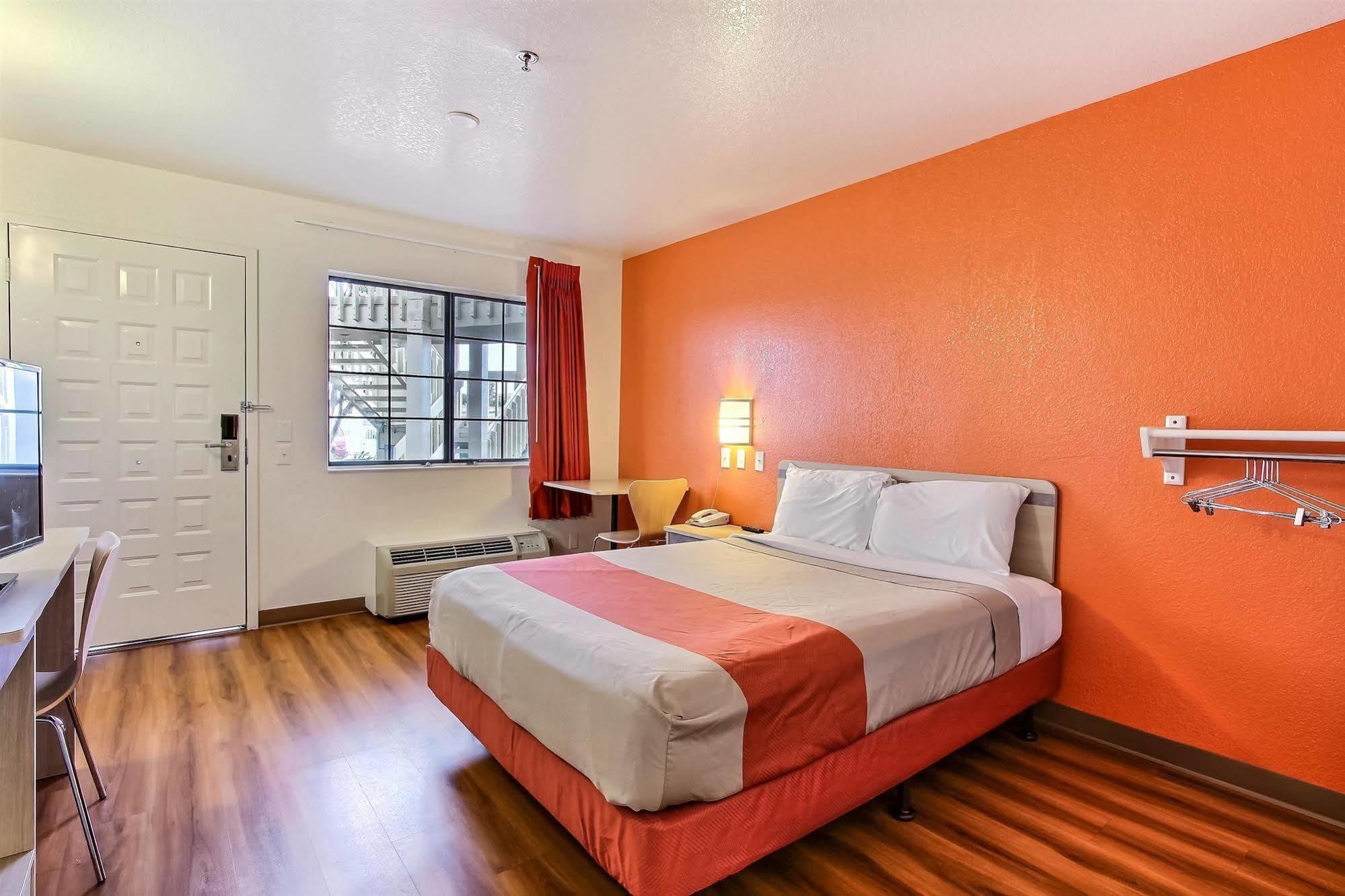 Motel 6-Salinas, Ca - North Monterey Area Экстерьер фото