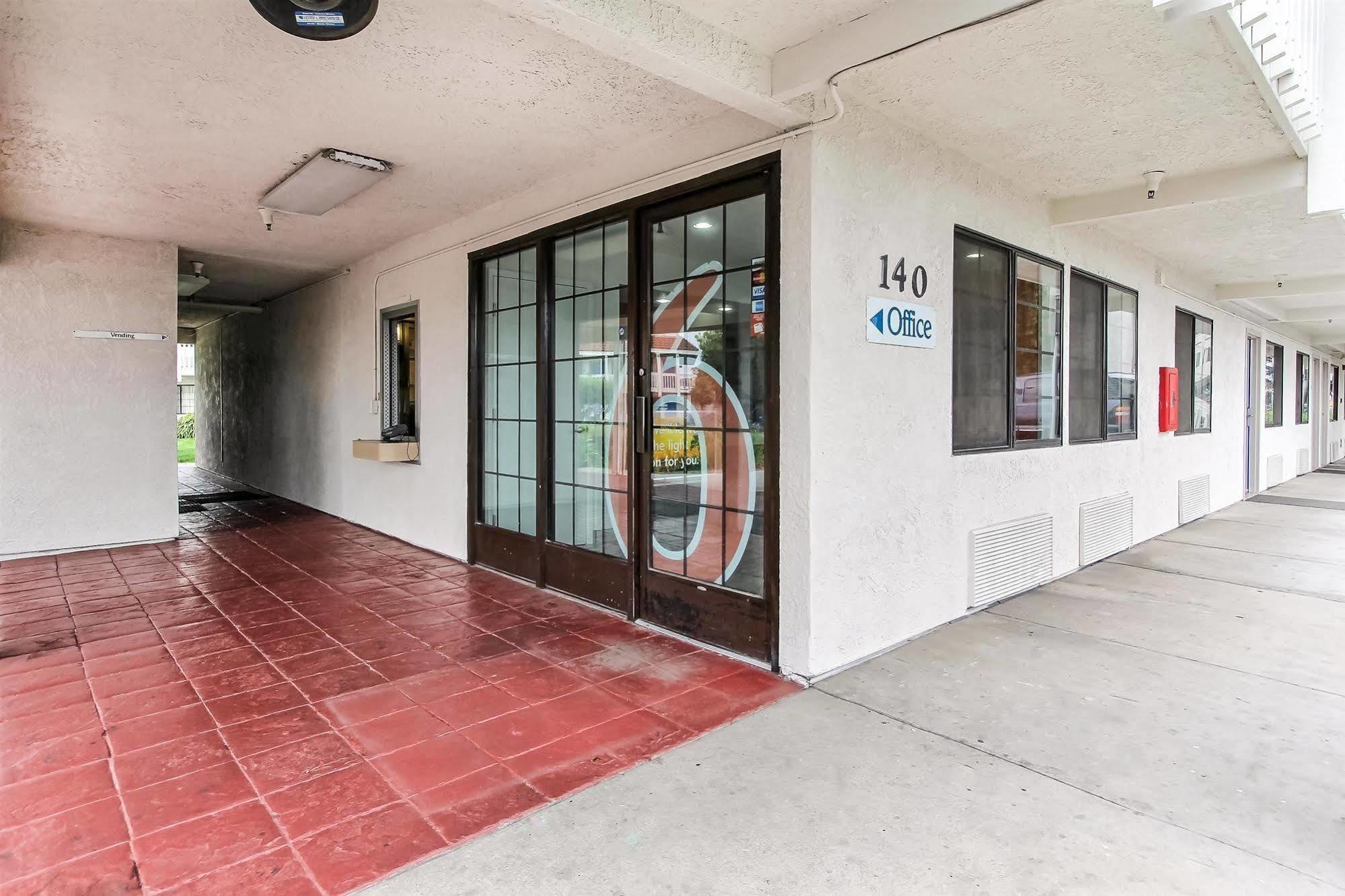 Motel 6-Salinas, Ca - North Monterey Area Экстерьер фото